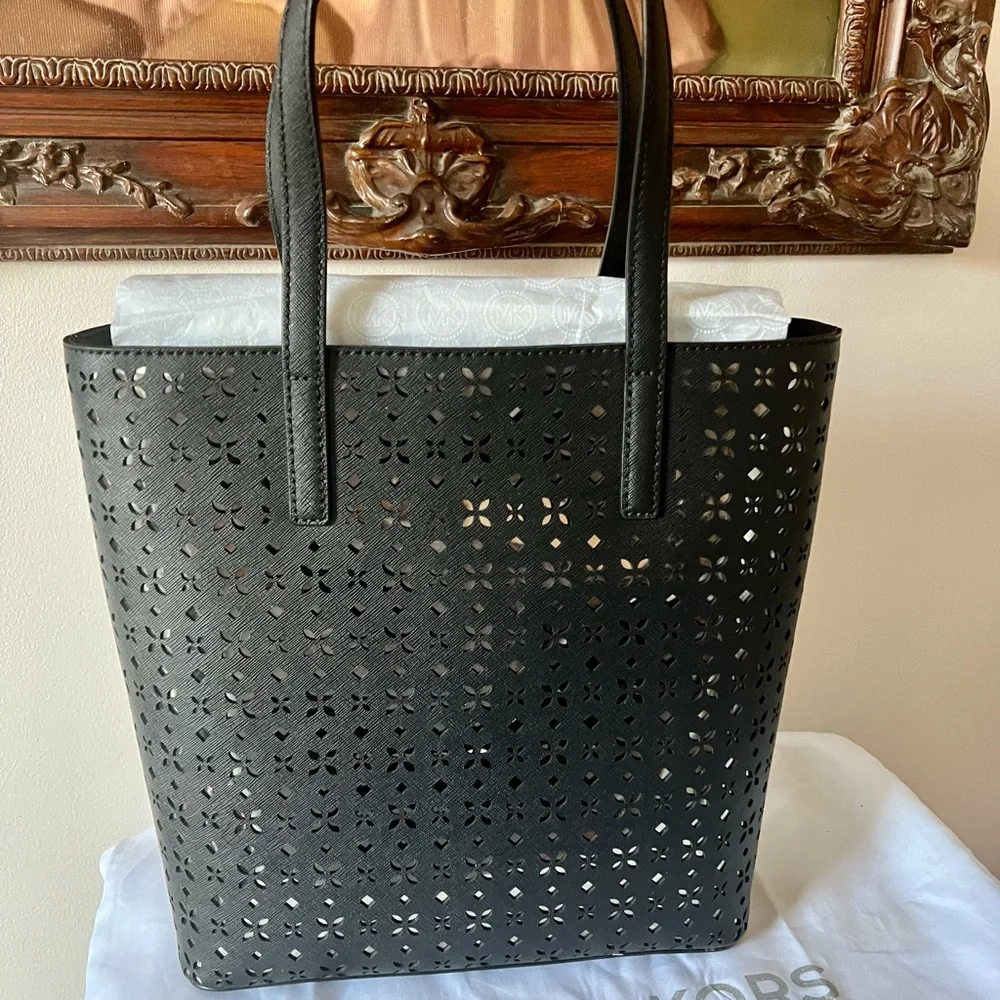 Michael Kors Haley Bag - Picture 8 of 8